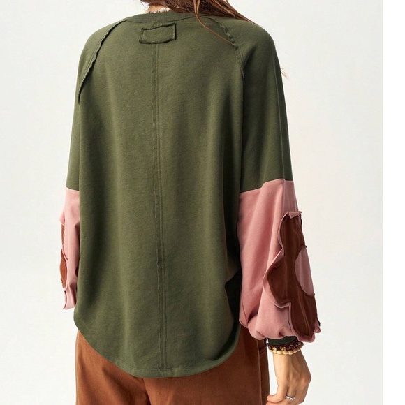 Solid Color Block Floral Patch Loose Fit Sweatshirt Top - Picture 4 of 6